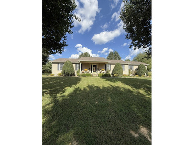 (private lake, pond, creek) Home For Sale in Bowling Green Kentucky