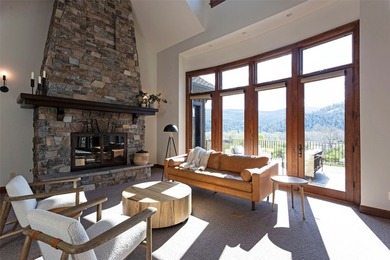 Privacy, space, and connection to nature define this exceptional - photo 12