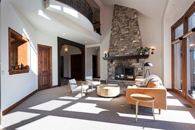 Privacy, space, and connection to nature define this exceptional - photo 14