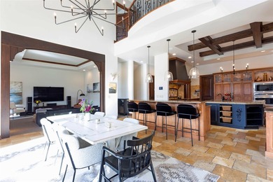Privacy, space, and connection to nature define this exceptional - photo 15