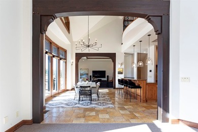 Privacy, space, and connection to nature define this exceptional - photo 16