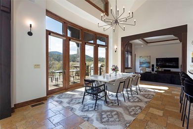 Privacy, space, and connection to nature define this exceptional - photo 17