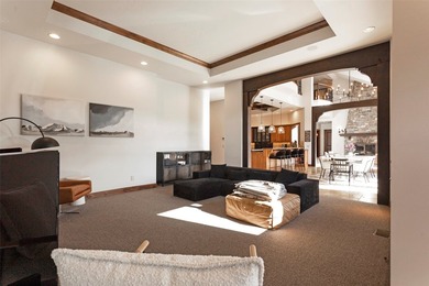 Privacy, space, and connection to nature define this exceptional - photo 20