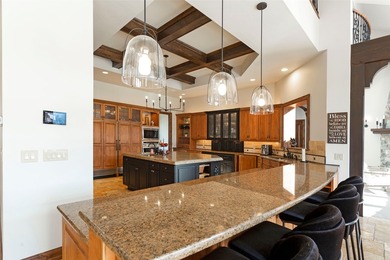 Privacy, space, and connection to nature define this exceptional - photo 23