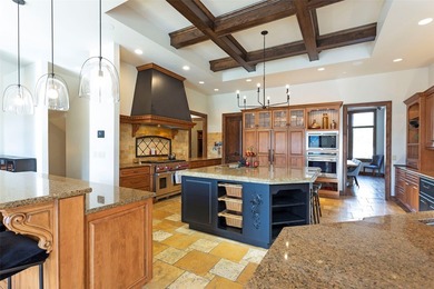 Privacy, space, and connection to nature define this exceptional - photo 25
