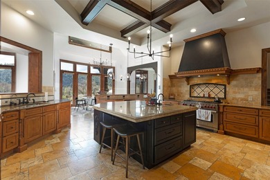 Privacy, space, and connection to nature define this exceptional - photo 28