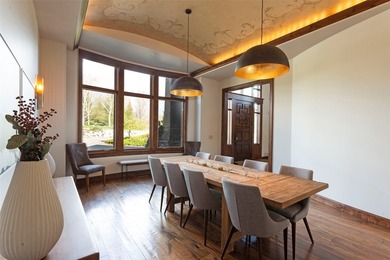 Privacy, space, and connection to nature define this exceptional - photo 29