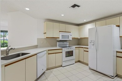 Rare 3-bedroom, 2-bath 1st floor condo with almost 1600 square - photo 10
