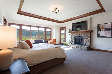 Privacy, space, and connection to nature define this exceptional - photo 32