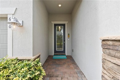 Exceptional quality and designer finishes define this stunning - photo 6