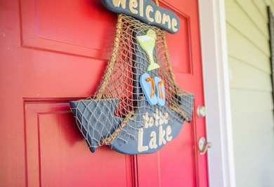 This is the custom home you've been looking for at Lake - photo 11