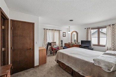 Have you been wanting for a Grinnell acreage? This one might be