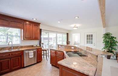 This is the custom home you've been looking for at Lake - photo 15