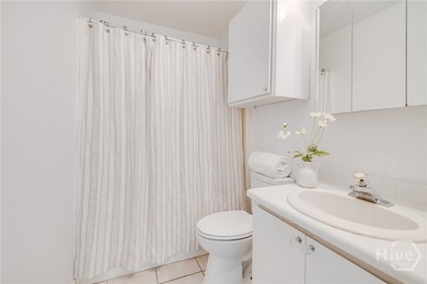 Rare opportunity to own a corner 3 bedroom, 2 bathroom - photo 17