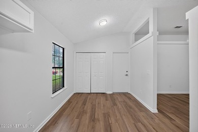 This well-maintained 3-bedroom, 2-bathroom home in Jacksonville - photo 7