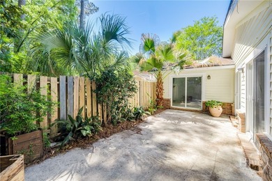 Rare opportunity to own a corner 3 bedroom, 2 bathroom - photo 23