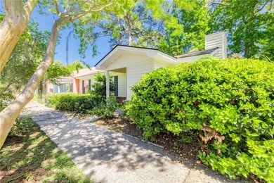 Rare opportunity to own a corner 3 bedroom, 2 bathroom - photo 33