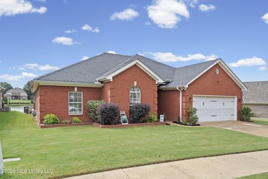 Welcome to 1211 Cross Creek E Drive in Hernando, where comfort - photo 2