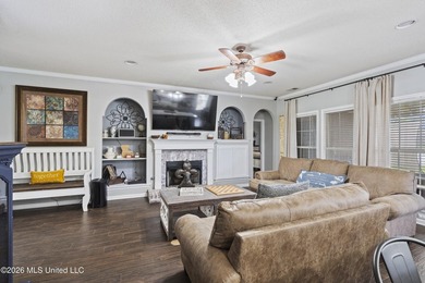 Welcome to 1211 Cross Creek E Drive in Hernando, where comfort - photo 5