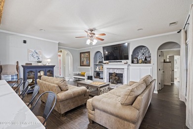 Welcome to 1211 Cross Creek E Drive in Hernando, where comfort - photo 6