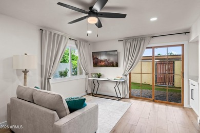 Sophisticated and beautifully updated, this 3-bedroom residence - photo 3