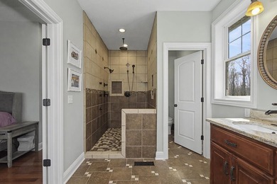 Experience lake living in this beautifully designed 4 bedroom, 3 - photo 22