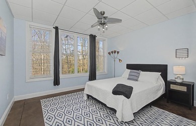 Experience lake living in this beautifully designed 4 bedroom, 3 - photo 24