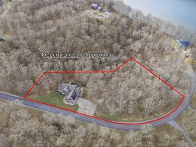 Experience lake living in this beautifully designed 4 bedroom, 3 - photo 33