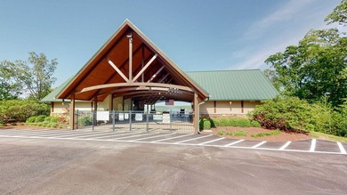 Experience lake living in this beautifully designed 4 bedroom, 3 - photo 37