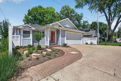 SILVER LAKE waterfront opportunity! Enjoy possession at close - photo 11