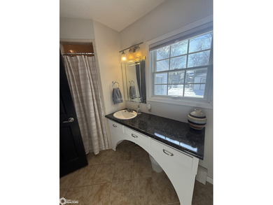 Great opportunity to own a beautifully remodeled duplex just - photo 11