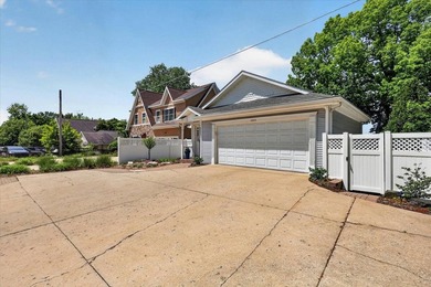 SILVER LAKE waterfront opportunity! Enjoy possession at close - photo 12