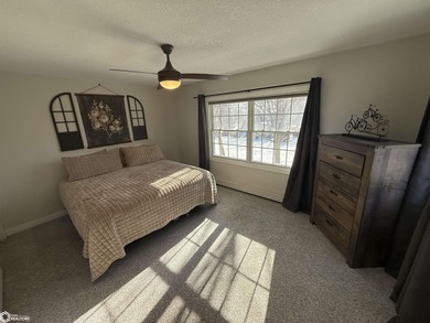 Great opportunity to own a beautifully remodeled duplex just - photo 13