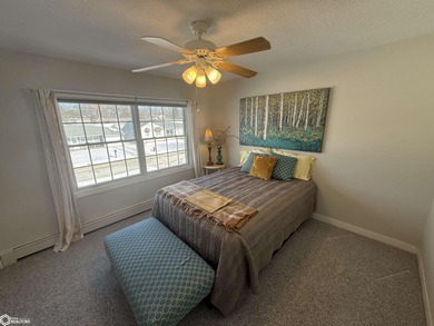 Great opportunity to own a beautifully remodeled duplex just - photo 15