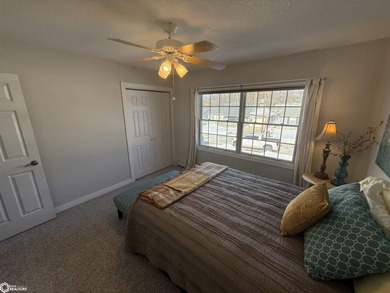 Great opportunity to own a beautifully remodeled duplex just - photo 16