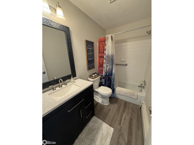 Great opportunity to own a beautifully remodeled duplex just - photo 17