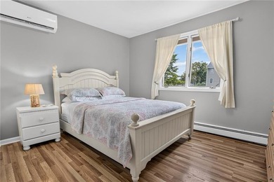 This classic seaside retreat is ready for you as its next owner - photo 17