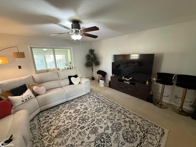 Great opportunity to own a beautifully remodeled duplex just - photo 23