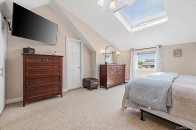 Nestled in the heart of desirable Massapequa and just minutes - photo 28