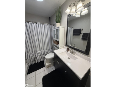Great opportunity to own a beautifully remodeled duplex just - photo 28
