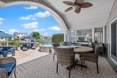 Nestled in the heart of desirable Massapequa and just minutes - photo 37