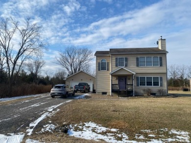 Lake Home For Sale in Athens, New York