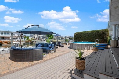 Nestled in the heart of desirable Massapequa and just minutes - photo 42