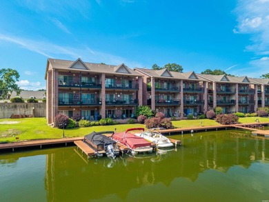 Find your dream lakeside retreat in this 2 bedroom, 2.5 bath - photo 1