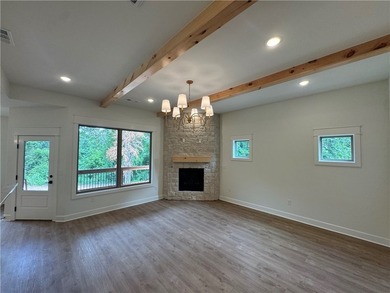 Experience luxury New Construction living in beautiful Bella - photo 6