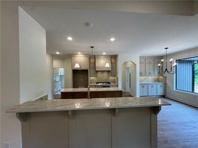 Experience luxury New Construction living in beautiful Bella - photo 9