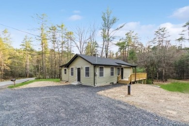 (private lake, pond, creek) Home For Sale in Eldred New York