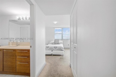 Experience luxury living in this fully furnished and equipped - photo 15