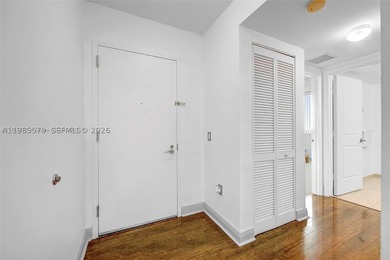 Experience luxury living in this fully furnished and equipped - photo 18