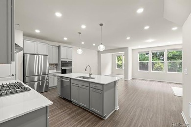 READY FOR IMMEDIATE OCCUPANCY, NORTH FACING, WELL MAINTAINED - photo 4